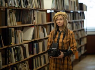 Educación en evolución: del aula rígida al aprendizaje híbrido