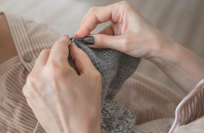 Arte textil y memoria: mujeres que tejen identidad en América Latina